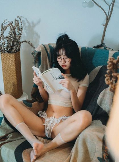 欧美爱爱一区_高清免费在线播放